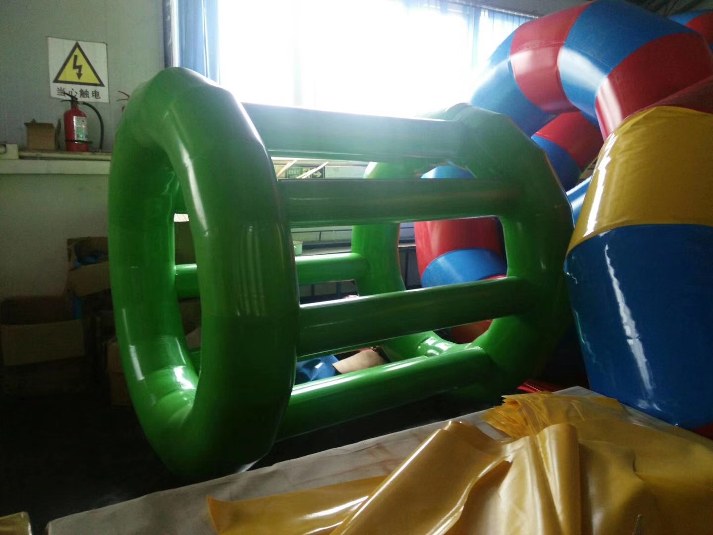 闯关滚筒球